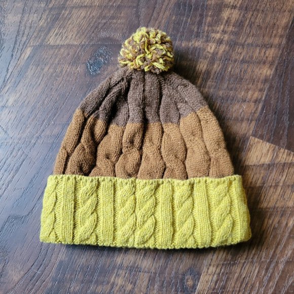 Patagonia Pom Beanie - Picture 2 of 4